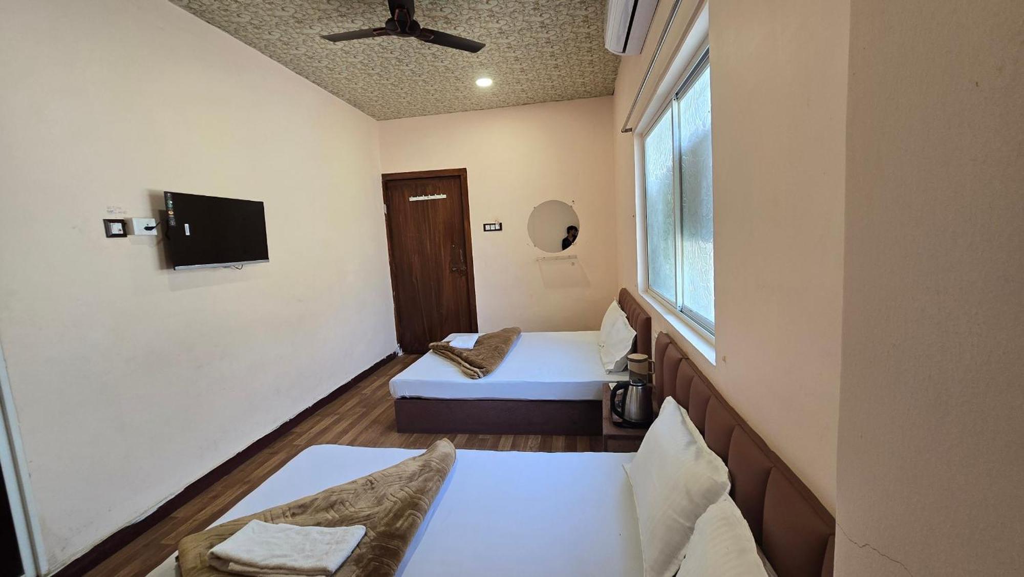 Hotel Maheshwari Green'S Ujjain Exterior foto