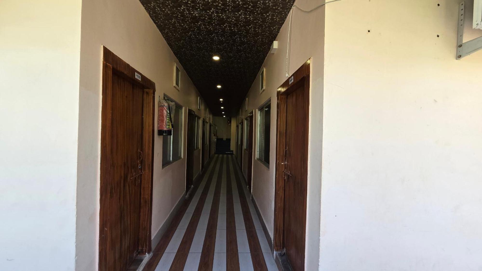 Hotel Maheshwari Green'S Ujjain Exterior foto