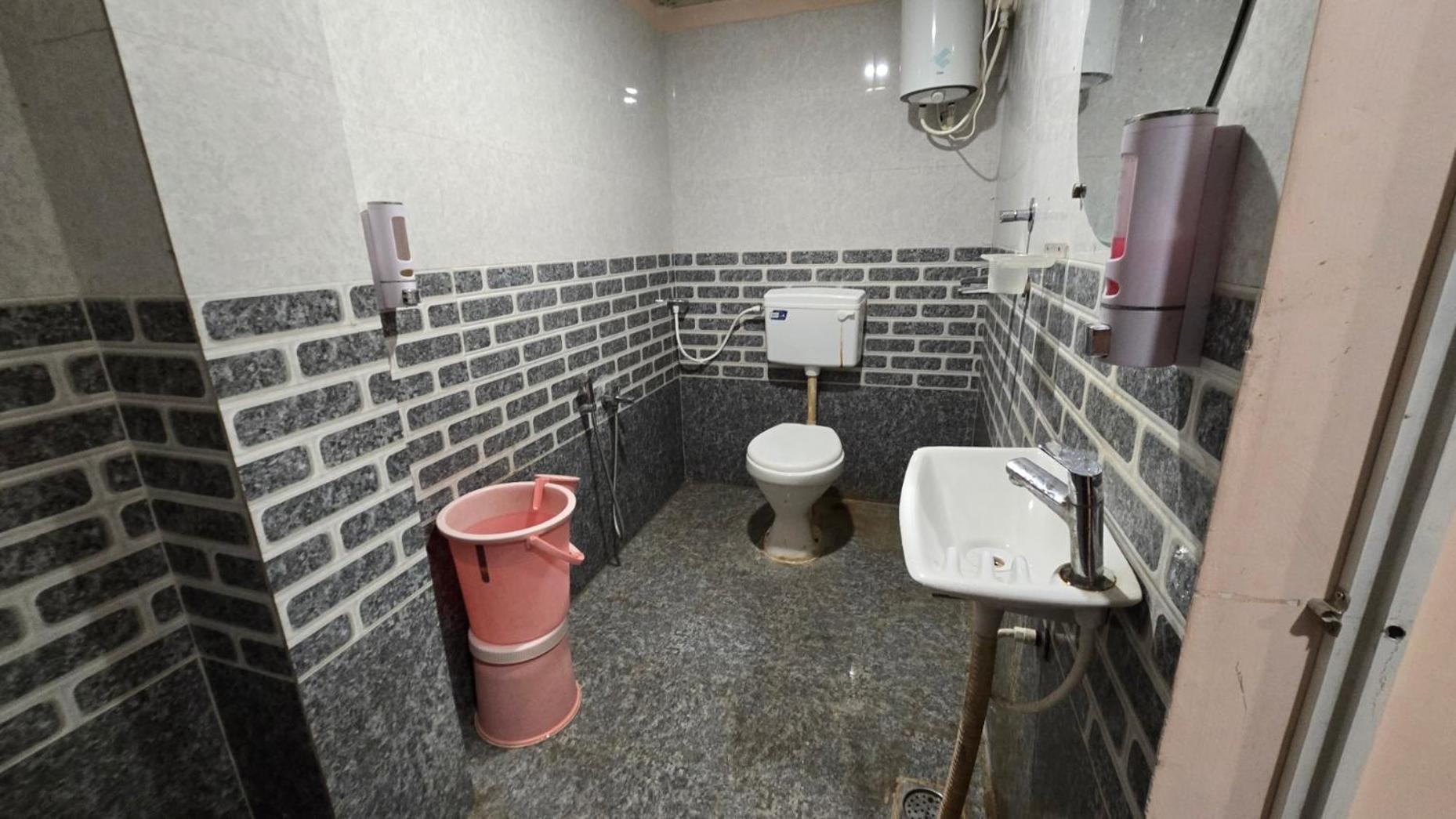 Hotel Maheshwari Green'S Ujjain Exterior foto